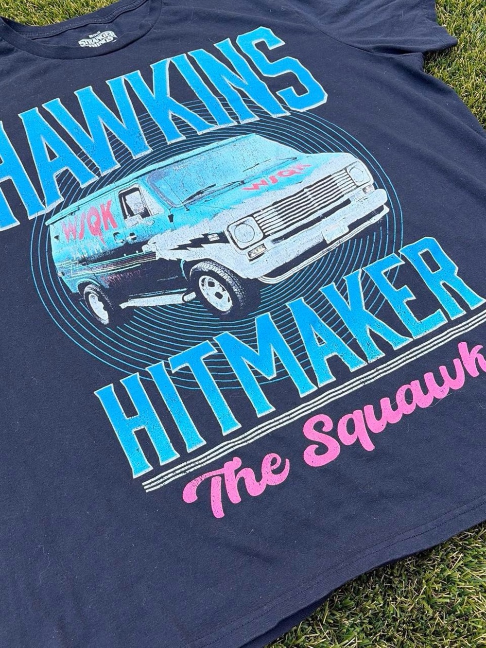 Stranger Things Hawkins Hitmaker WSQK 94.5 FM Graphic Tee XXL